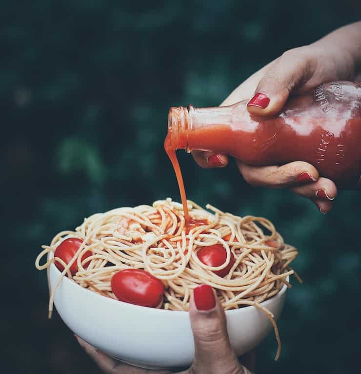 قیمت خرید نودل با سس گوجه فرنگی تند با فروش عمده